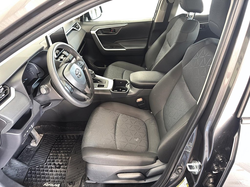 2025 Toyota RAV4 LE AWD in Stratford, Ontario - 8 - w1024h768px