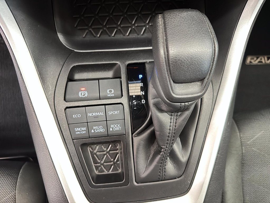 2025 Toyota RAV4 LE AWD in Stratford, Ontario - 14 - w1024h768px