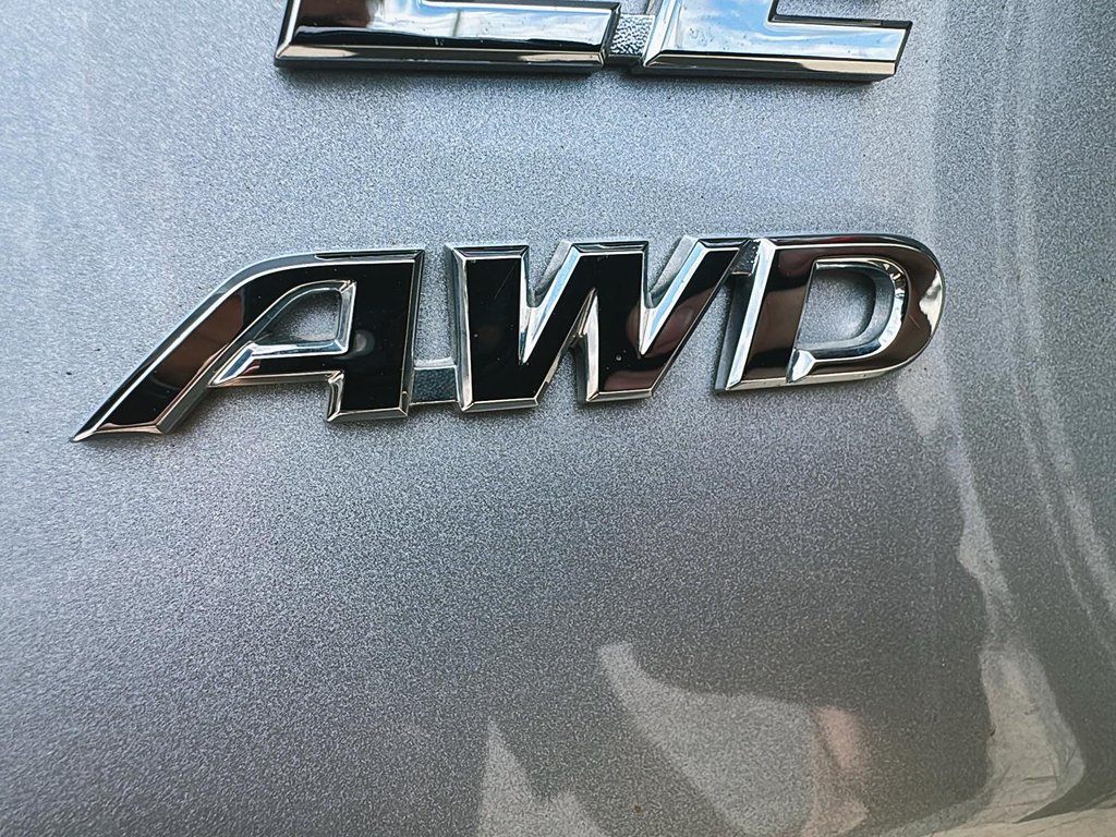 2025 Toyota RAV4 LE AWD in Stratford, Ontario - 15 - w1024h768px