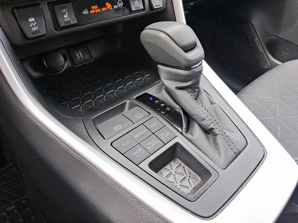 2025 Toyota RAV4 LE AWD in Stratford, Ontario - 16 - w1024h768px