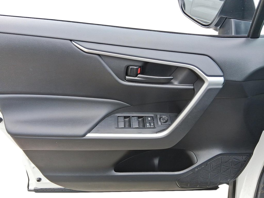 2025 Toyota RAV4 LE AWD in Stratford, Ontario - 11 - w1024h768px