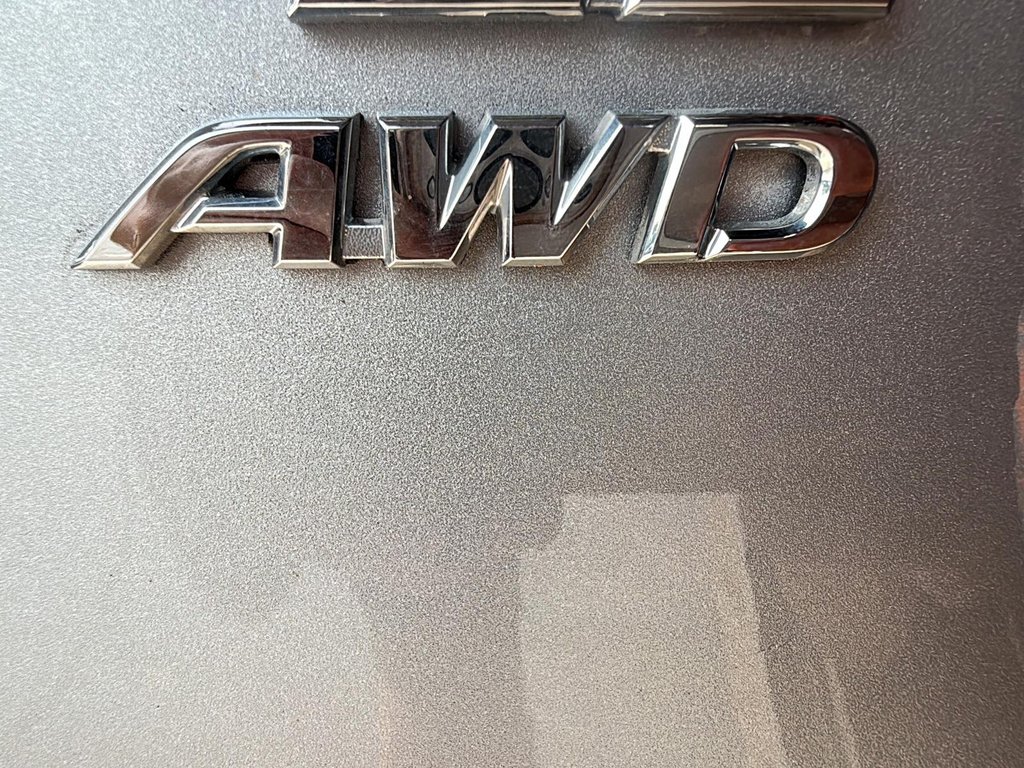 2025 Toyota RAV4 LE AWD in Stratford, Ontario - 15 - w1024h768px
