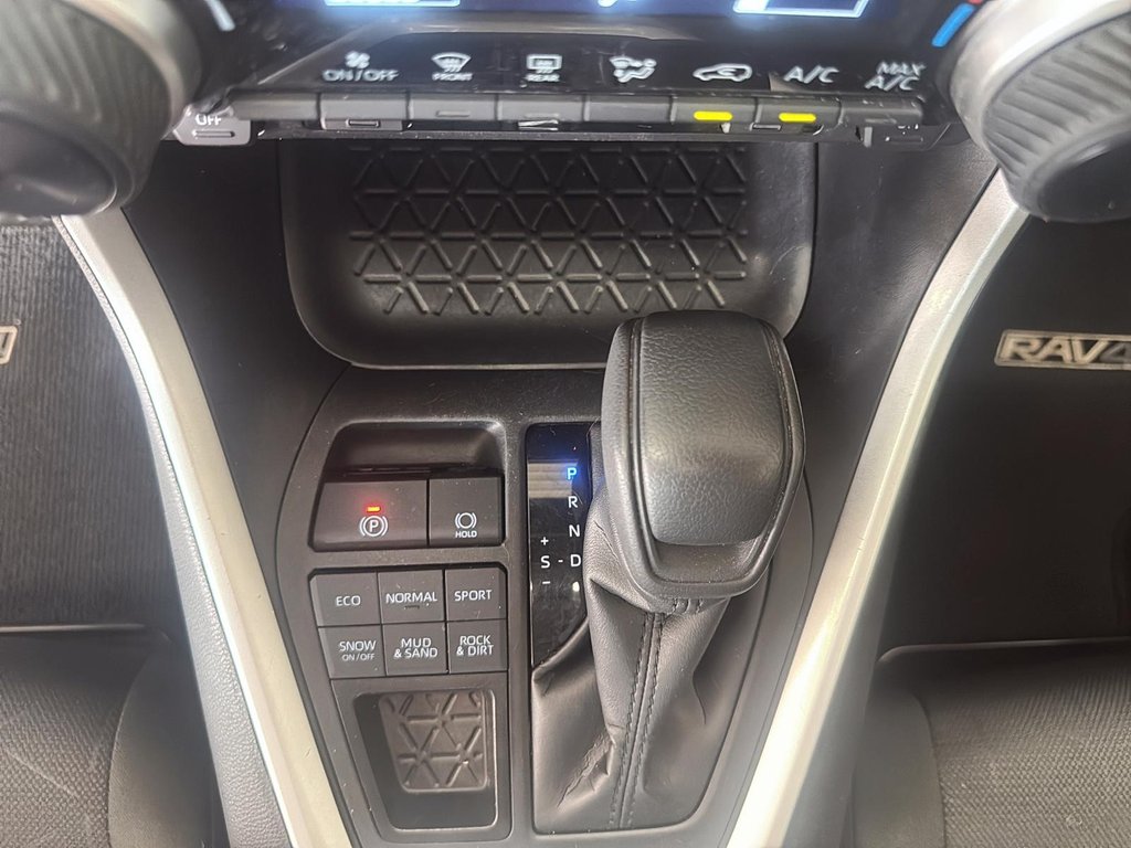 2025 Toyota RAV4 LE AWD in Stratford, Ontario - 14 - w1024h768px