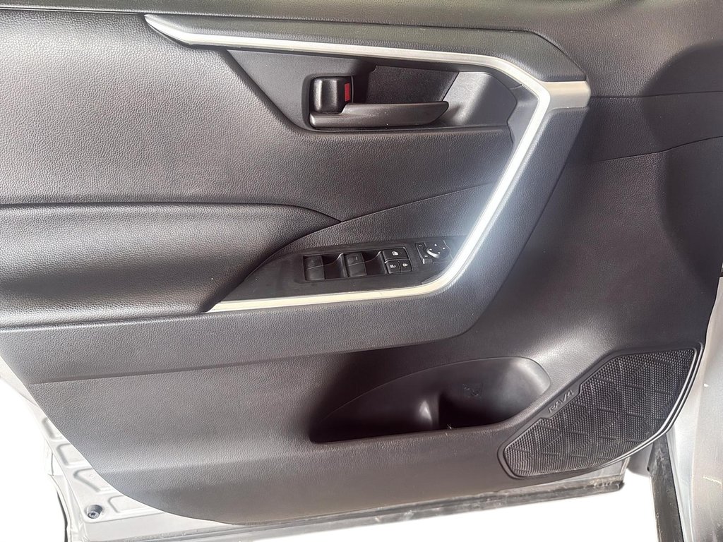 2025 Toyota RAV4 LE AWD in Stratford, Ontario - 10 - w1024h768px