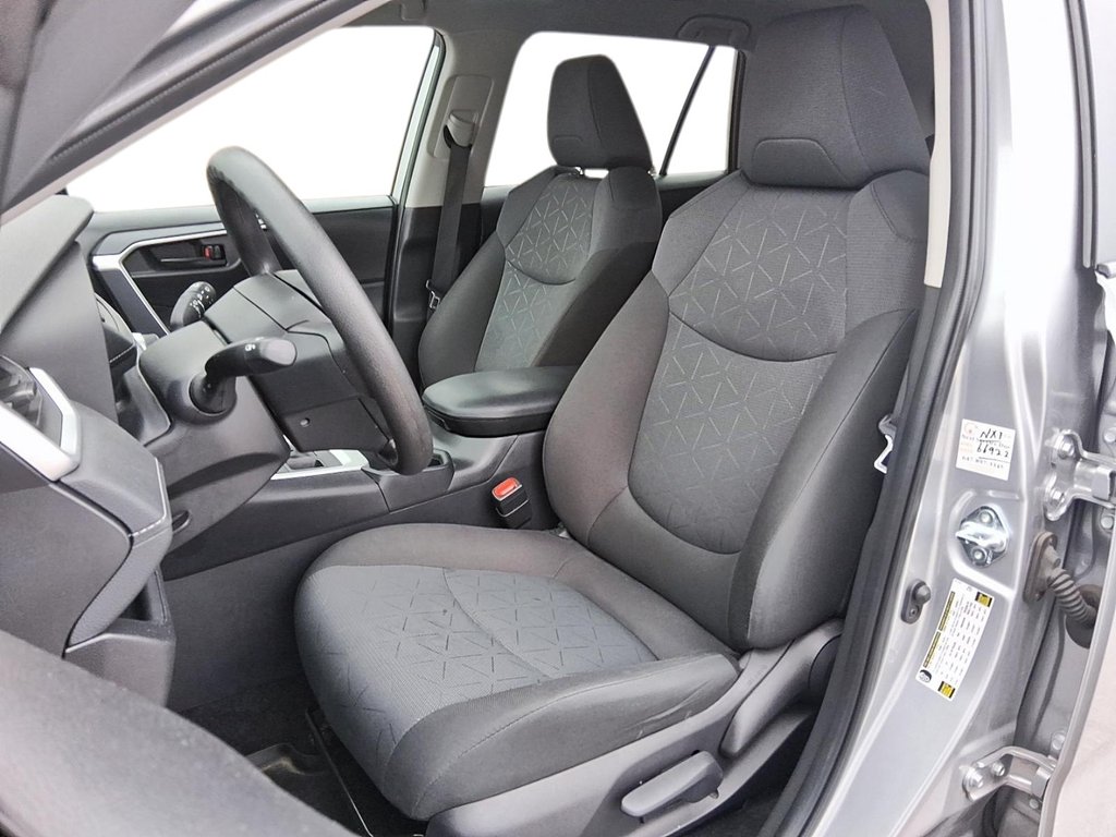 2025 Toyota RAV4 LE AWD in Stratford, Ontario - 8 - w1024h768px