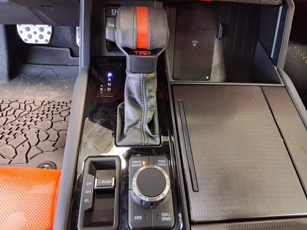 2025 Toyota Sequoia Hybrid Sequoia Limited in Stratford, Ontario - 19 - w1024h768px