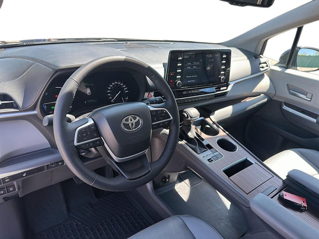 2024 Toyota Sienna Hybrid Sienna XLE 8-Pass in Stratford, Ontario - 9 - w1024h768px