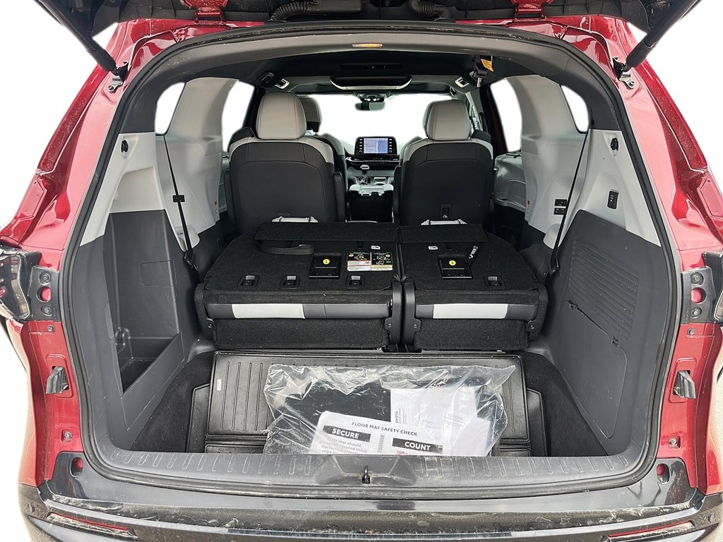2024 Toyota Sienna Hybrid Sienna XSE AWD 7-Pass in Stratford, Ontario - 6 - w1024h768px