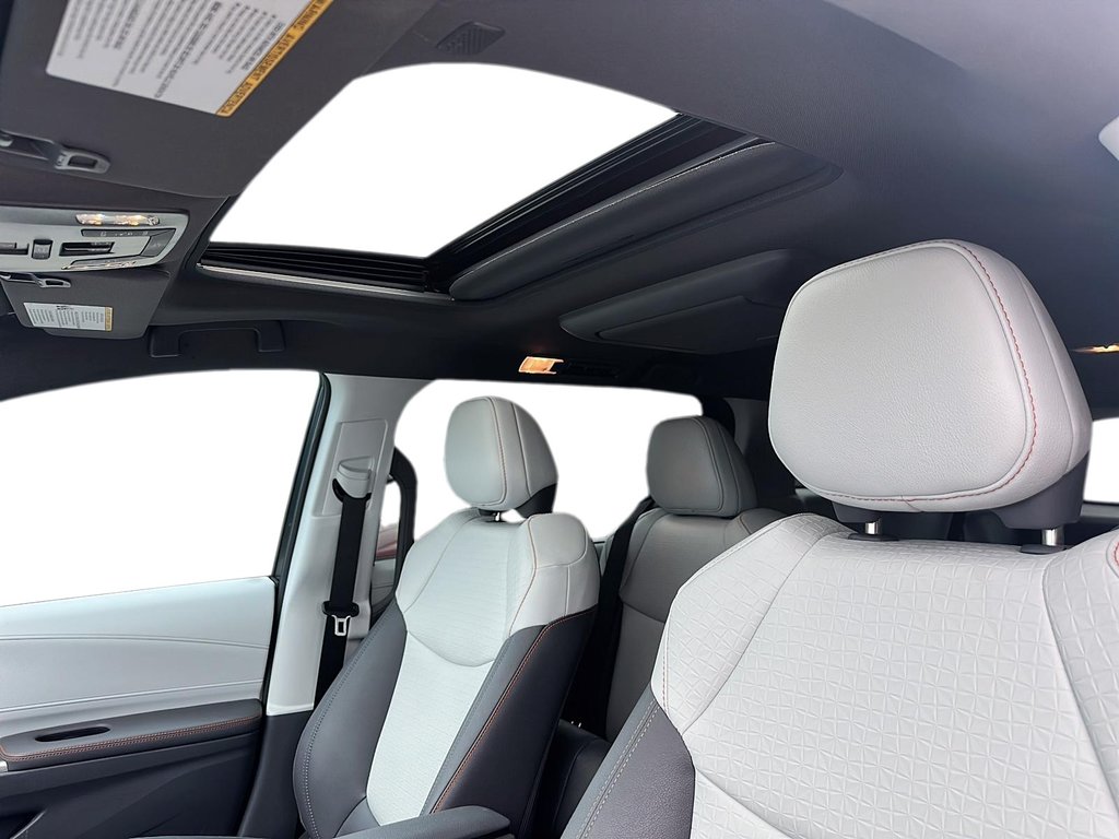 2024 Toyota Sienna Hybrid Sienna XSE AWD 7-Pass in Stratford, Ontario - 15 - w1024h768px