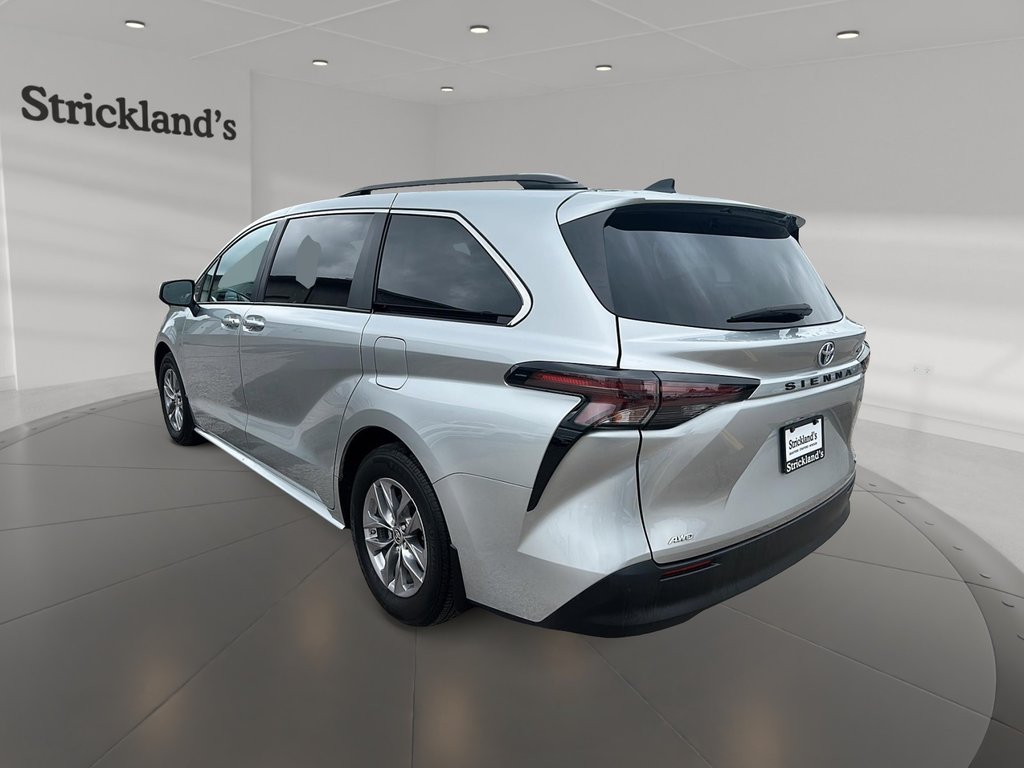 2024 Toyota Sienna Hybrid Sienna LE AWD 8-Pass in Stratford, Ontario - 4 - w1024h768px