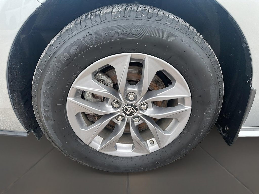 2024 Toyota Sienna Hybrid Sienna LE AWD 8-Pass in Stratford, Ontario - 7 - w1024h768px