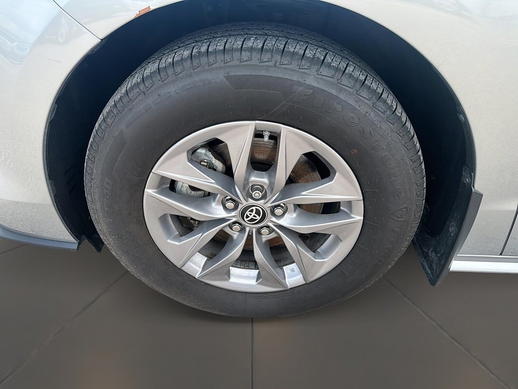 2024 Toyota Sienna Hybrid Sienna LE AWD 8-Pass in Stratford, Ontario - 7 - w1024h768px