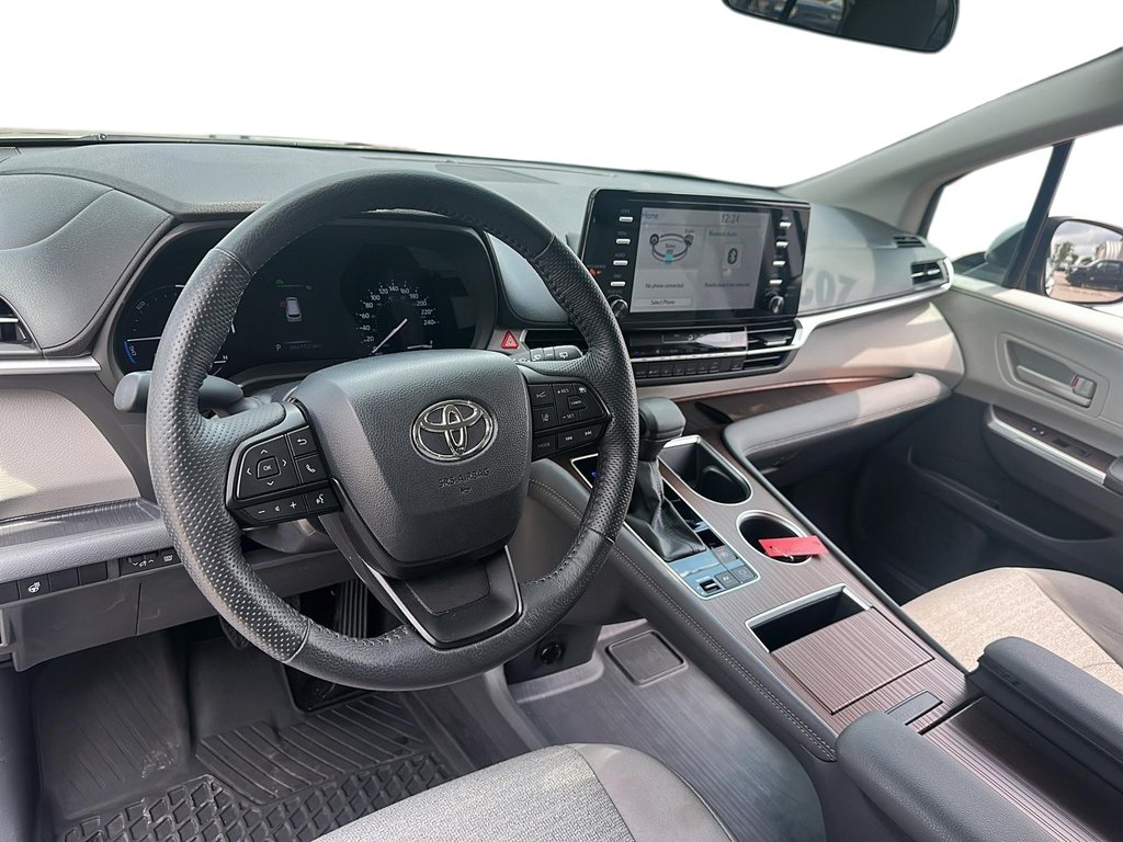 2024 Toyota Sienna Hybrid Sienna LE AWD 8-Pass in Stratford, Ontario - 9 - w1024h768px