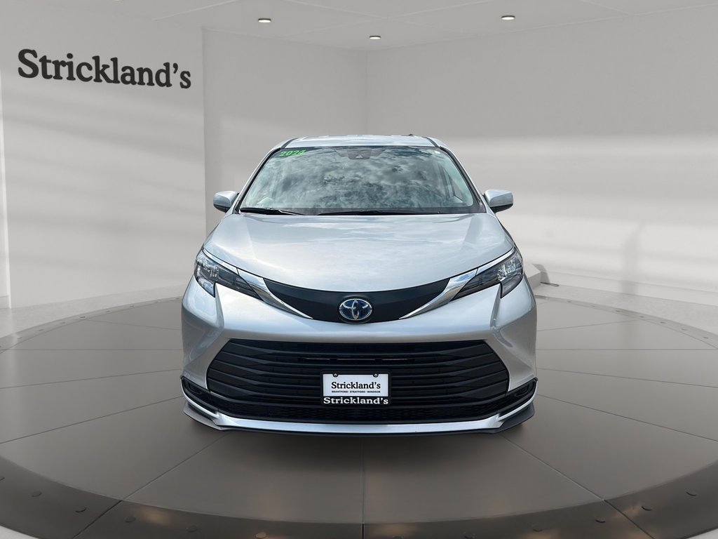 2024 Toyota Sienna Hybrid Sienna LE AWD 8-Pass in Stratford, Ontario - 2 - w1024h768px