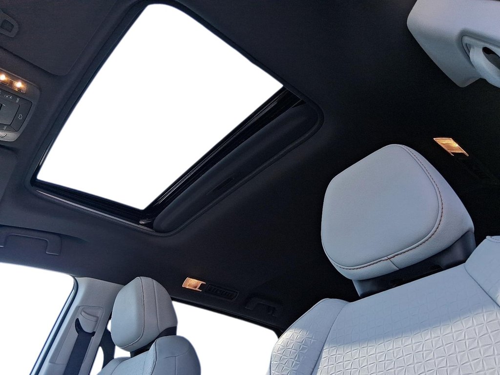 2024 Toyota Sienna Hybrid Sienna XSE 7-Pass in Stratford, Ontario - 15 - w1024h768px