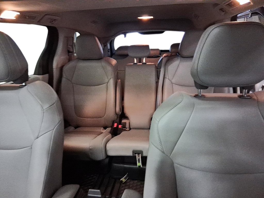 2024 Toyota Sienna Hybrid Sienna XLE 8-Pass in Stratford, Ontario - 10 - w1024h768px