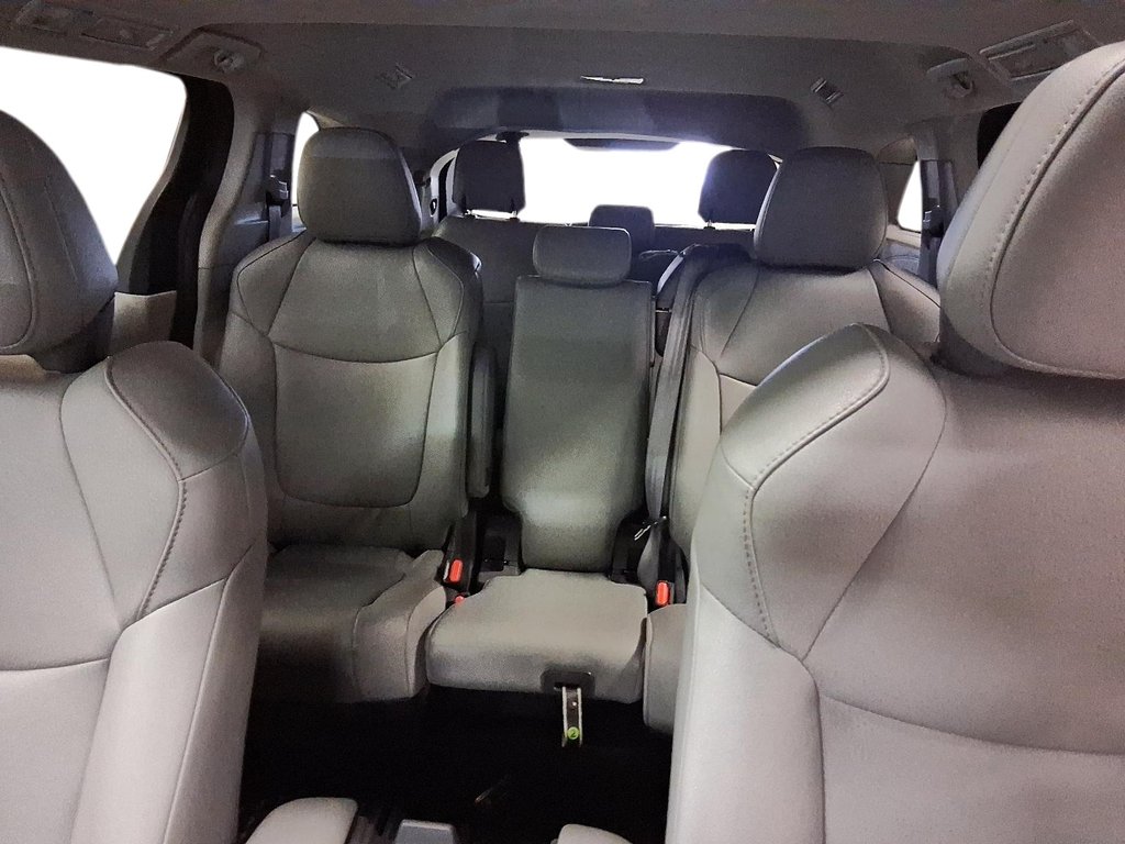 2024 Toyota Sienna Hybrid Sienna XLE 8-Pass in Stratford, Ontario - 10 - w1024h768px