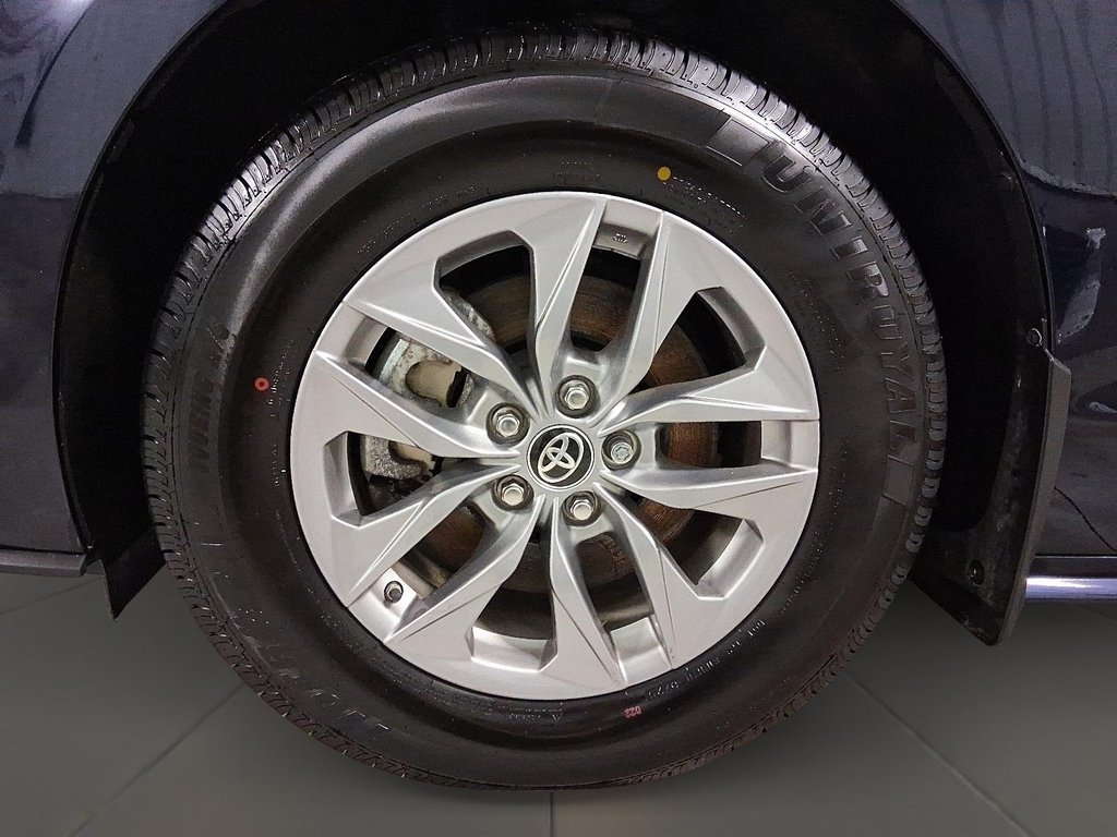 2024 Toyota Sienna Hybrid Sienna XLE 8-Pass in Stratford, Ontario - 7 - w1024h768px