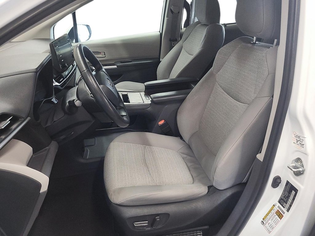 2024 Toyota Sienna Hybrid Sienna LE AWD 8-Pass in Stratford, Ontario - 8 - w1024h768px
