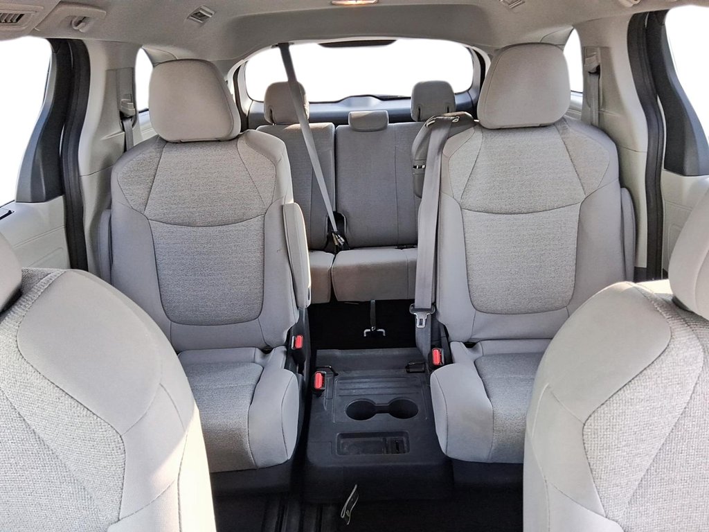 2024 Toyota Sienna Hybrid Sienna LE AWD 8-Pass in Stratford, Ontario - 10 - w1024h768px