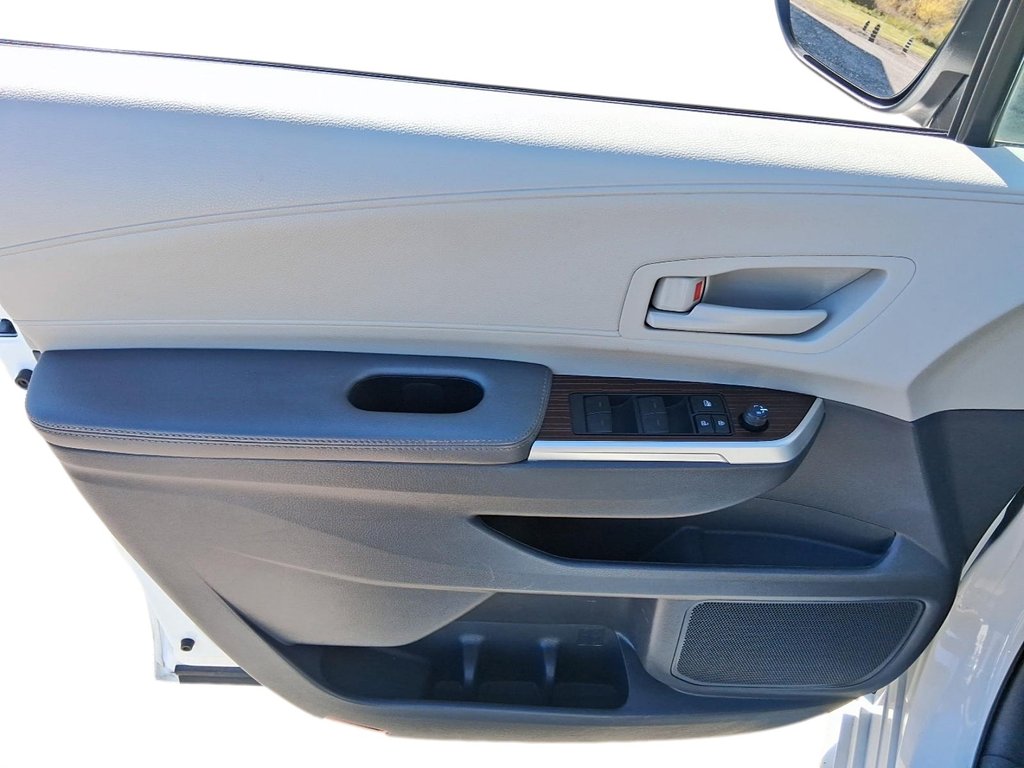 2024 Toyota Sienna Hybrid Sienna LE 8-Pass in Stratford, Ontario - 12 - w1024h768px