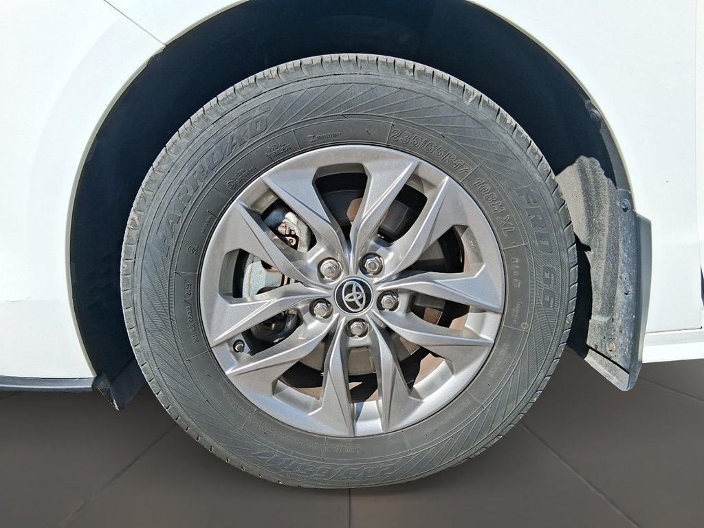 2024 Toyota Sienna Hybrid Sienna LE 8-Pass in Stratford, Ontario - 7 - w1024h768px