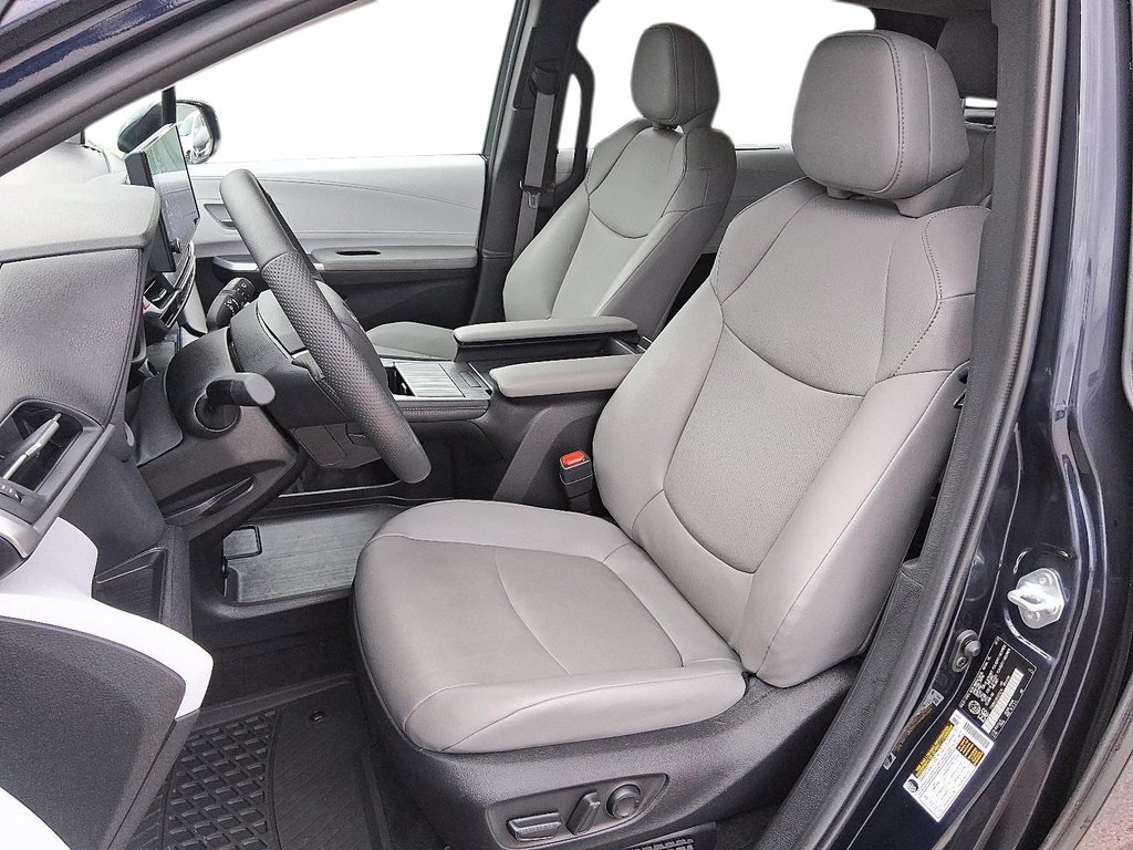 2025 Toyota Sienna Hybrid Sienna XLE 8-Pass in Stratford, Ontario - 8 - w1024h768px