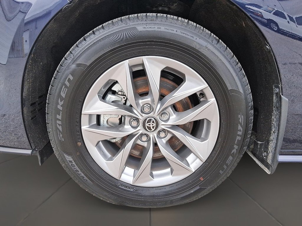 2025 Toyota Sienna Hybrid Sienna XLE 8-Pass in Stratford, Ontario - 7 - w1024h768px