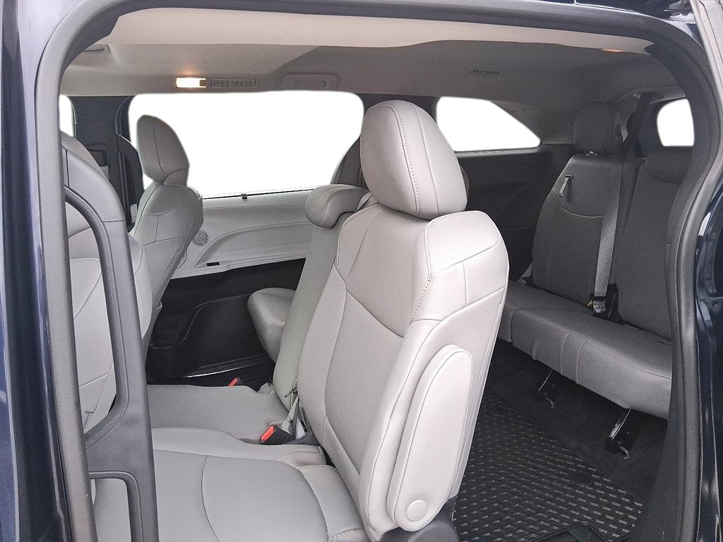 2025 Toyota Sienna Hybrid Sienna XLE 8-Pass in Stratford, Ontario - 10 - w1024h768px