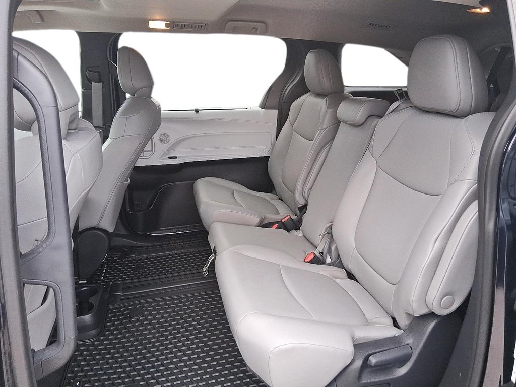 2025 Toyota Sienna Hybrid Sienna XLE 8-Pass in Stratford, Ontario - 9 - w1024h768px