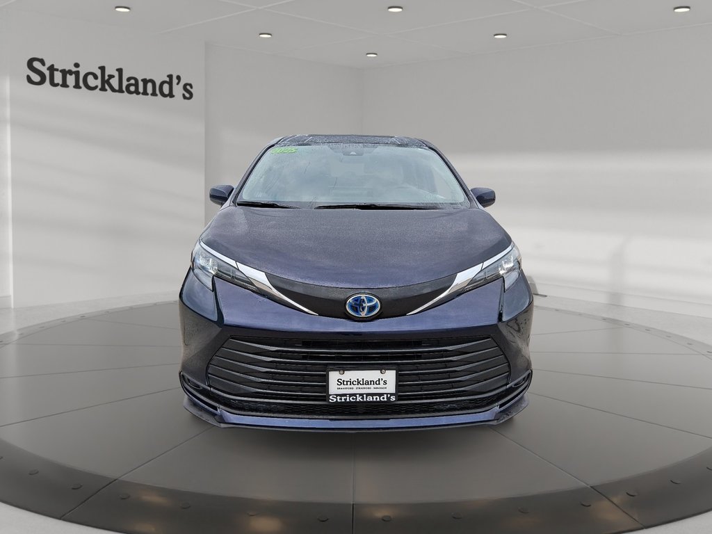 2025 Toyota Sienna Hybrid Sienna XLE 8-Pass in Stratford, Ontario - 2 - w1024h768px
