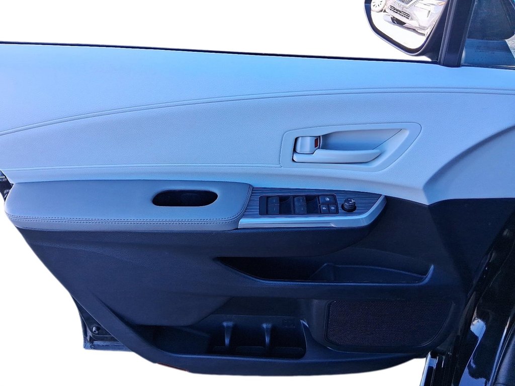 2025 Toyota Sienna Hybrid Sienna LE AWD 8-Pass in Stratford, Ontario - 12 - w1024h768px