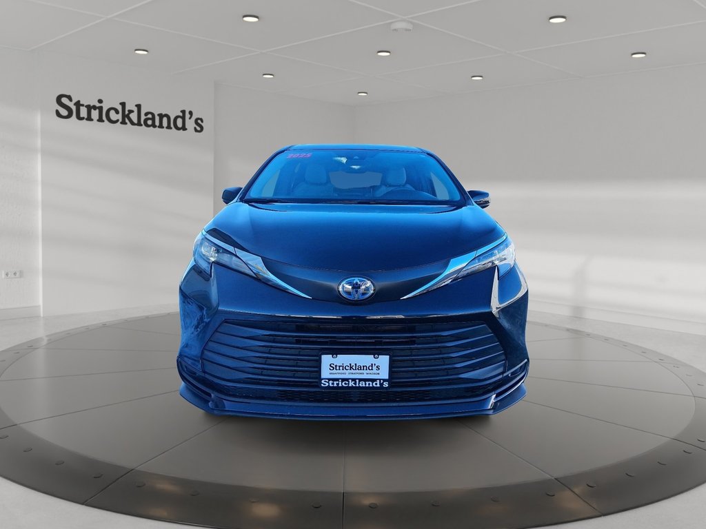 2025 Toyota Sienna Hybrid Sienna LE AWD 8-Pass in Stratford, Ontario - 2 - w1024h768px