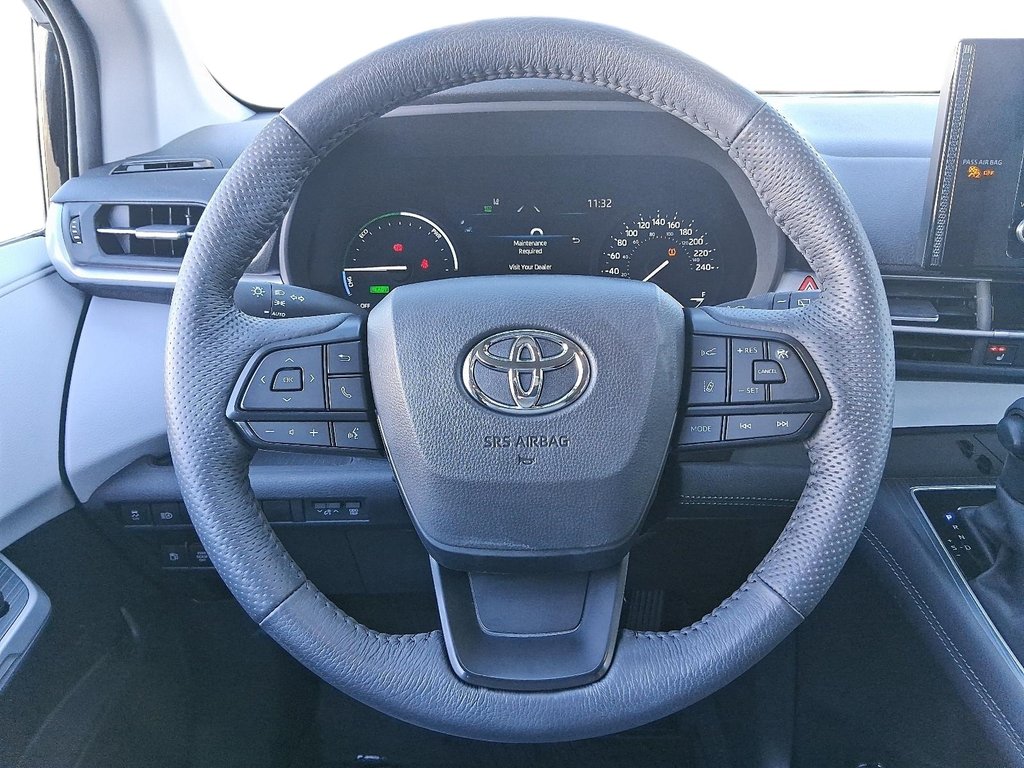 2025 Toyota Sienna Hybrid Sienna LE AWD 8-Pass in Stratford, Ontario - 13 - w1024h768px