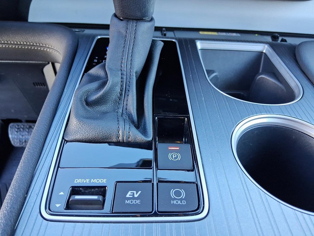 2025 Toyota Sienna Hybrid Sienna LE AWD 8-Pass in Stratford, Ontario - 18 - w1024h768px