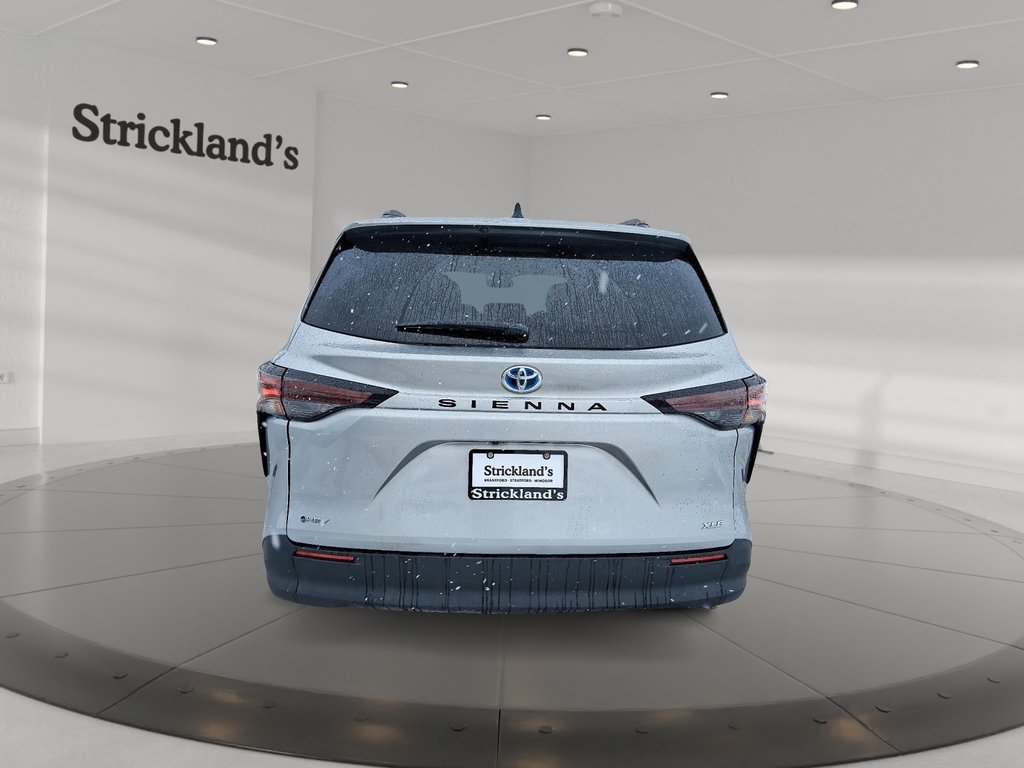 2025 Toyota Sienna Hybrid Sienna XLE 8-Pass in Stratford, Ontario - 3 - w1024h768px