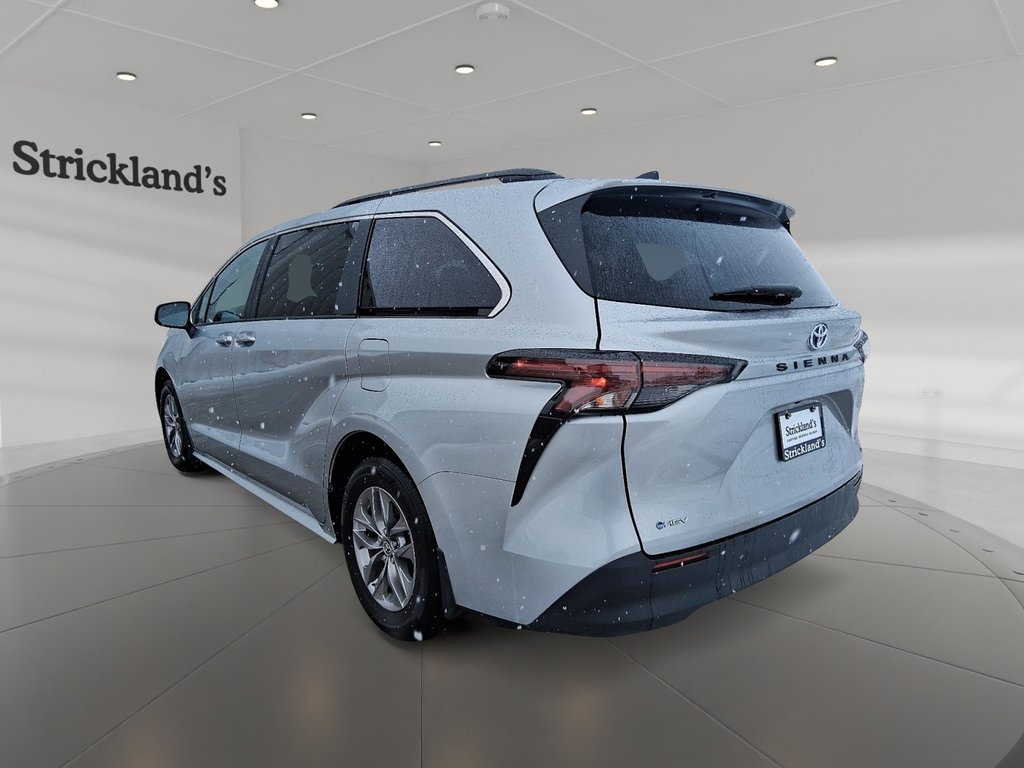 2025 Toyota Sienna Hybrid Sienna XLE 8-Pass in Stratford, Ontario - 4 - w1024h768px