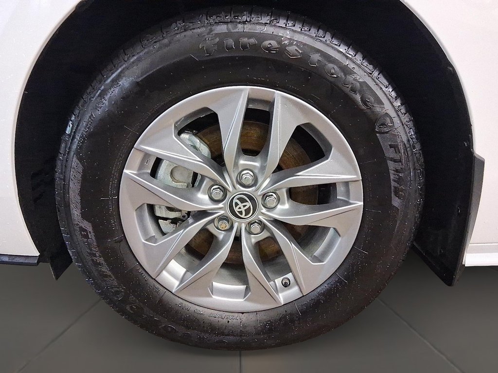 2025 Toyota Sienna Hybrid Sienna LE AWD 8-Pass in Stratford, Ontario - 7 - w1024h768px