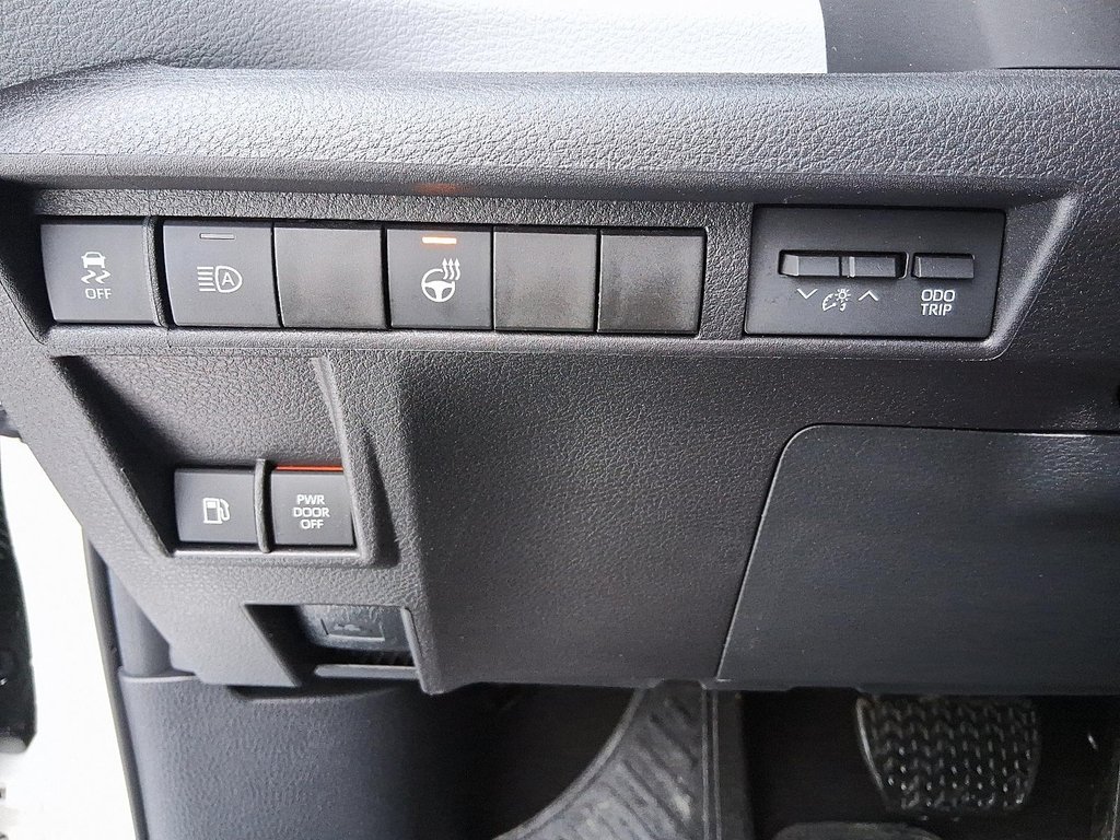 2025 Toyota Sienna Hybrid Sienna LE AWD 8-Pass in Stratford, Ontario - 17 - w1024h768px