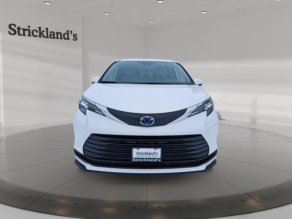 2025 Toyota Sienna Hybrid Sienna LE AWD 8-Pass in Stratford, Ontario - 2 - w1024h768px