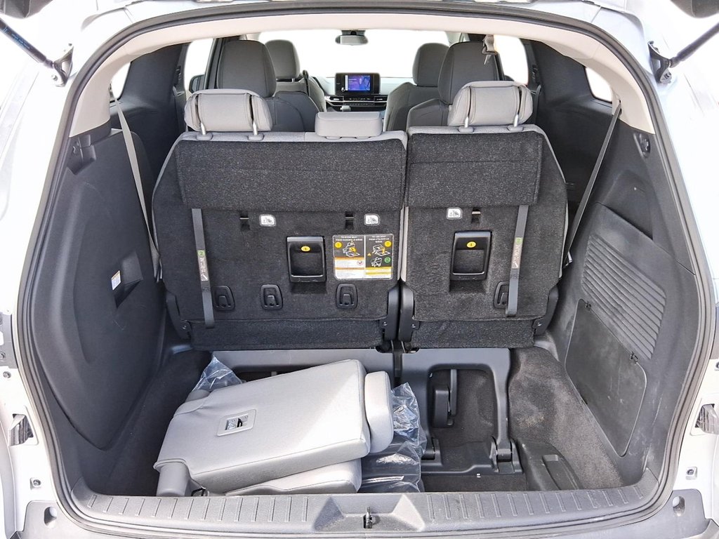 2025 Toyota Sienna Hybrid Sienna LE AWD 8-Pass in Stratford, Ontario - 6 - w1024h768px