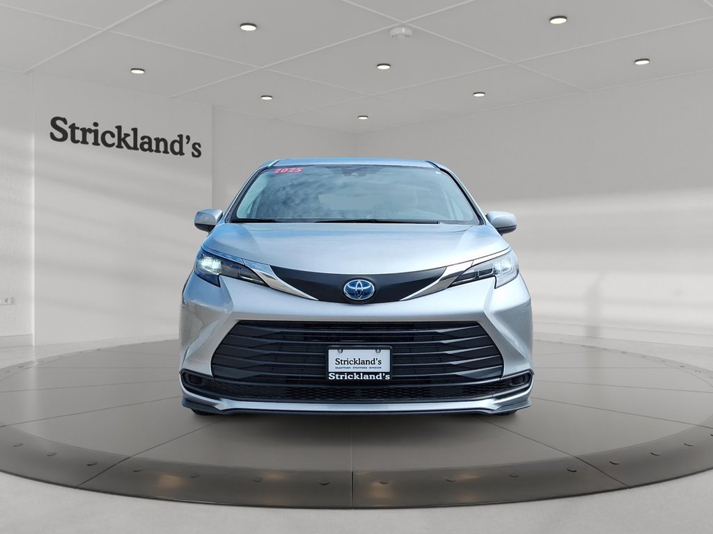 2025 Toyota Sienna Hybrid Sienna LE AWD 8-Pass in Stratford, Ontario - 2 - w1024h768px