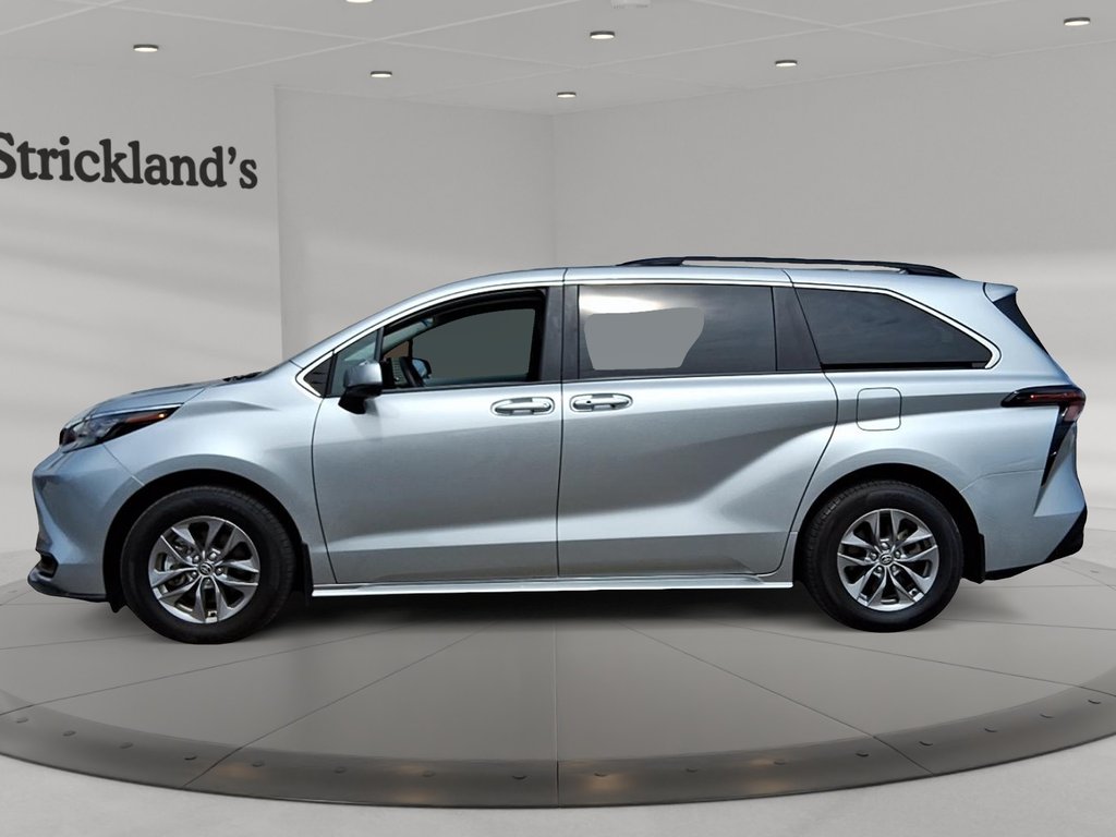 2025 Toyota Sienna Hybrid Sienna LE AWD 8-Pass in Stratford, Ontario - 5 - w1024h768px