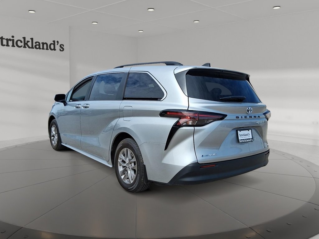 2025 Toyota Sienna Hybrid Sienna LE AWD 8-Pass in Stratford, Ontario - 4 - w1024h768px