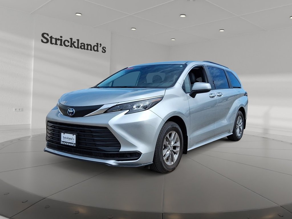 2025 Toyota Sienna Hybrid Sienna LE AWD 8-Pass in Stratford, Ontario - 1 - w1024h768px