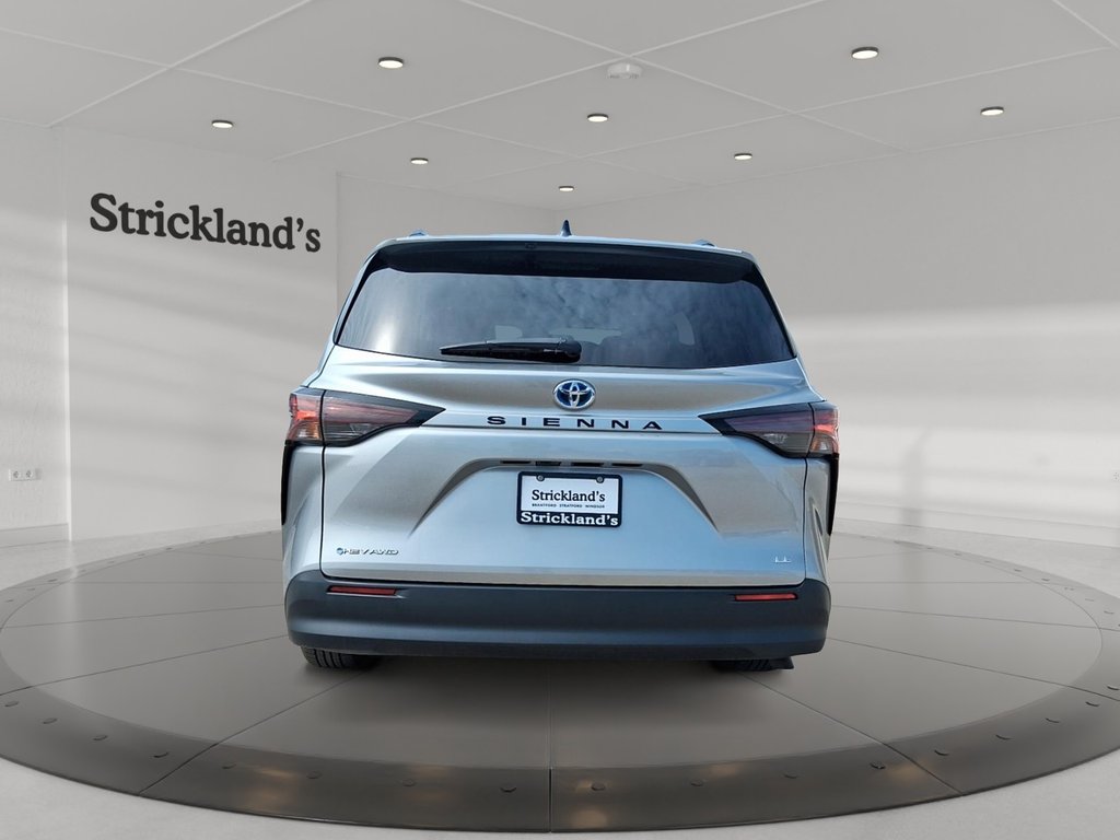 2025 Toyota Sienna Hybrid Sienna LE AWD 8-Pass in Stratford, Ontario - 3 - w1024h768px