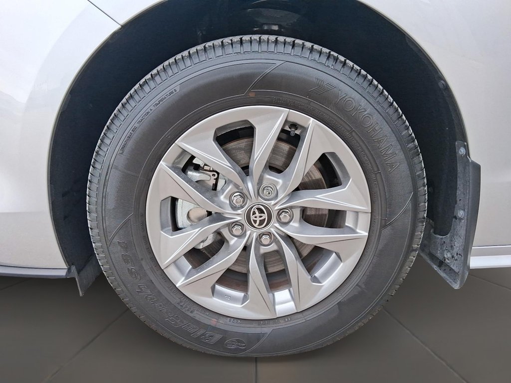 2025 Toyota Sienna Hybrid Sienna XLE 8-Pass in Stratford, Ontario - 7 - w1024h768px