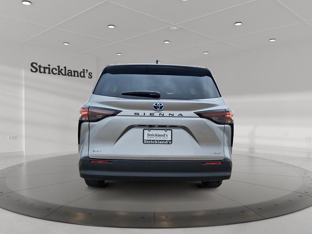 2025 Toyota Sienna Hybrid Sienna XLE 8-Pass in Stratford, Ontario - 3 - w1024h768px