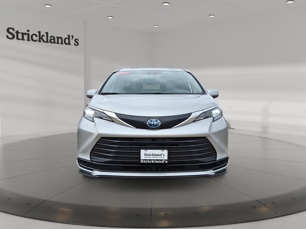 2025 Toyota Sienna Hybrid Sienna XLE 8-Pass in Stratford, Ontario - 2 - w1024h768px