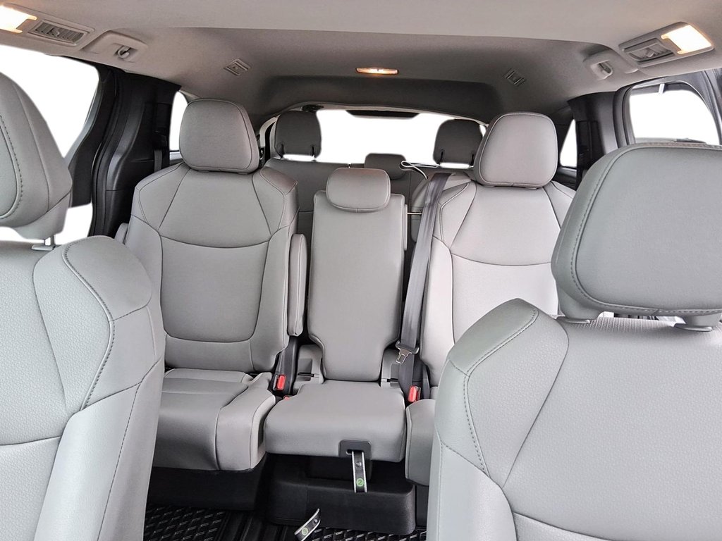 2025 Toyota Sienna Hybrid Sienna XLE 8-Pass in Stratford, Ontario - 10 - w1024h768px